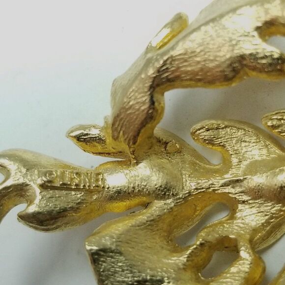 Vintage Lisner Gold Tone Leaf Shape Brooch, Abstract Unisex Design Signed Estate - Picture 4 of 7